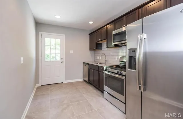 $485,000 | 531 West Essex Avenue, Kirkwood, MO 63122