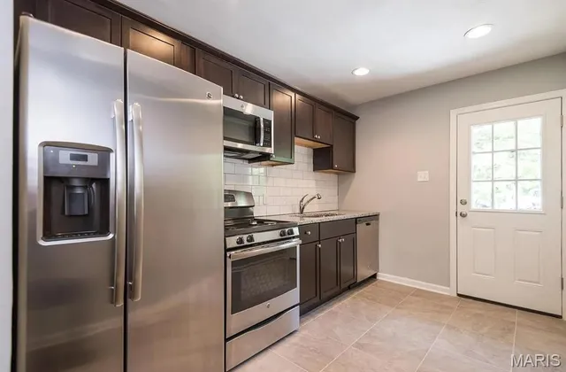 $485,000 | 531 West Essex Avenue, Kirkwood, MO 63122