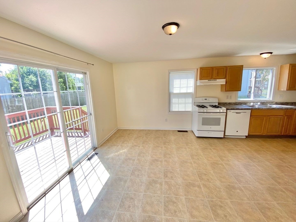 93 Orleans Street, Unit 93 Springfield, MA 01109 - Photo 8 of 21