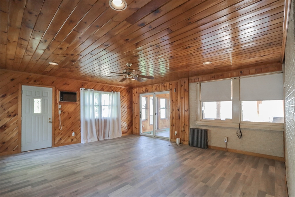 83 Kimberly Avenue Springfield, MA 01108 - Photo 15 of 33