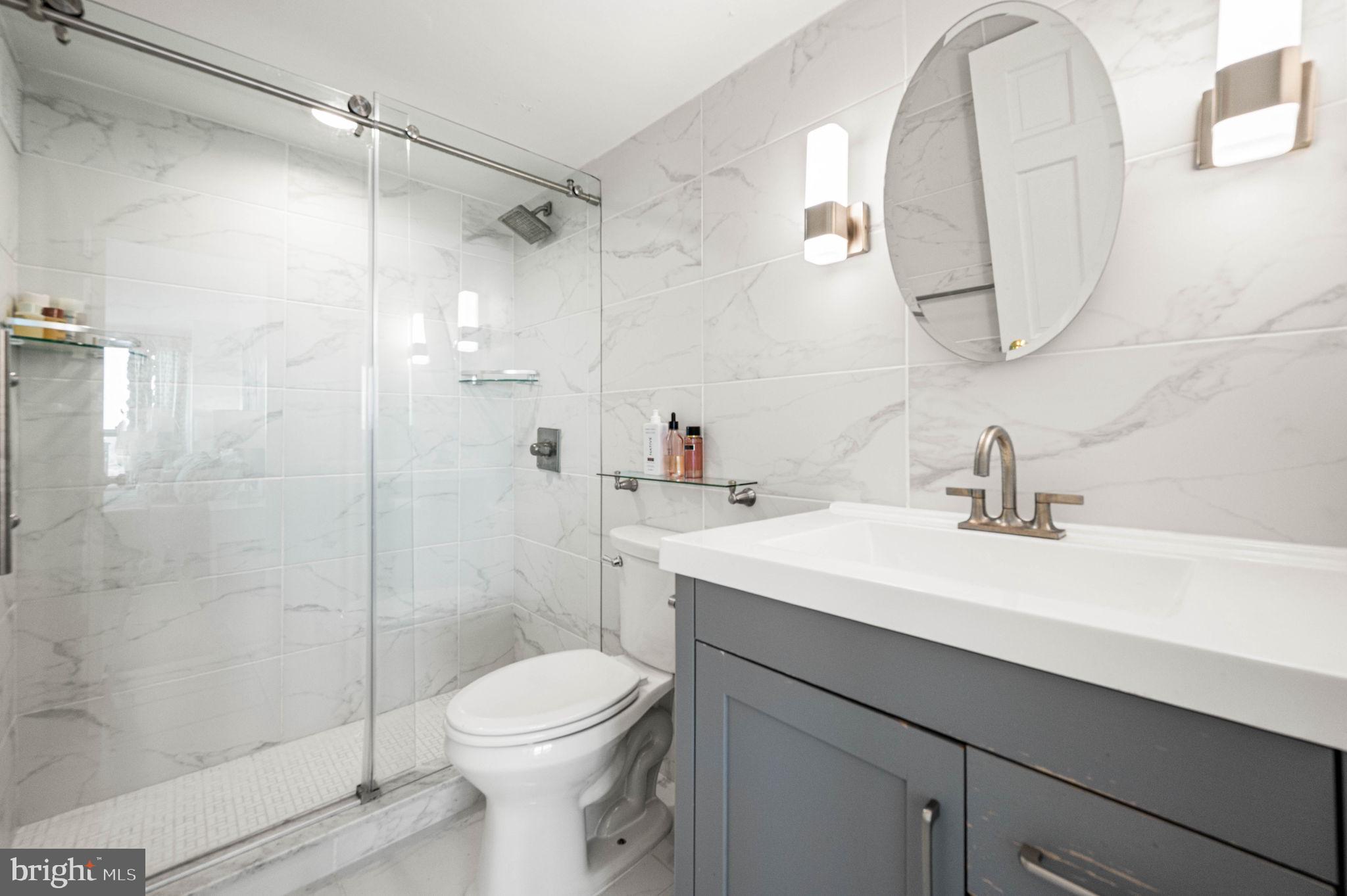 224 West Rittenhouse Street, Unit 2010 Philadelphia, PA 19144 - Photo 18 of 33 Ensuite bathroom