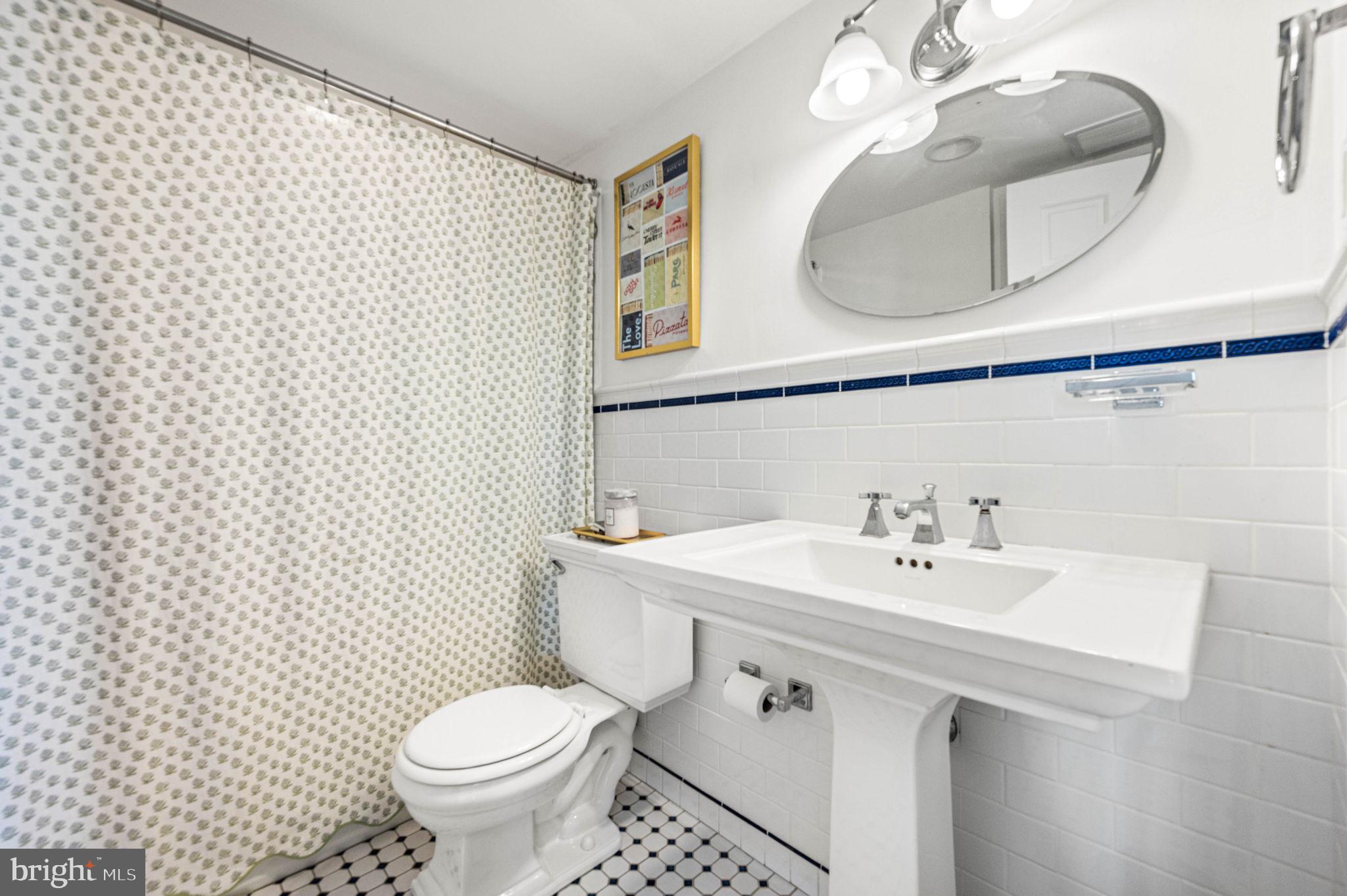 224 West Rittenhouse Street, Unit 2010 Philadelphia, PA 19144 - Photo 21 of 33 Hall bathroom