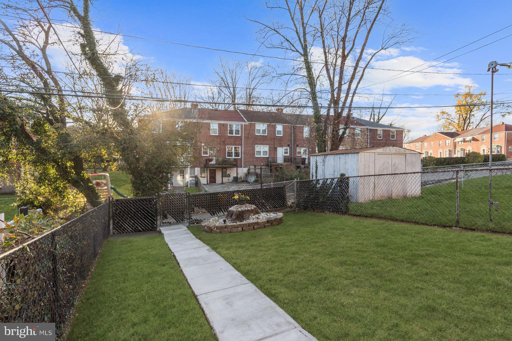 822 Cooks Lane Baltimore, MD 21229 - Photo 27 of 32 Fenced Yard