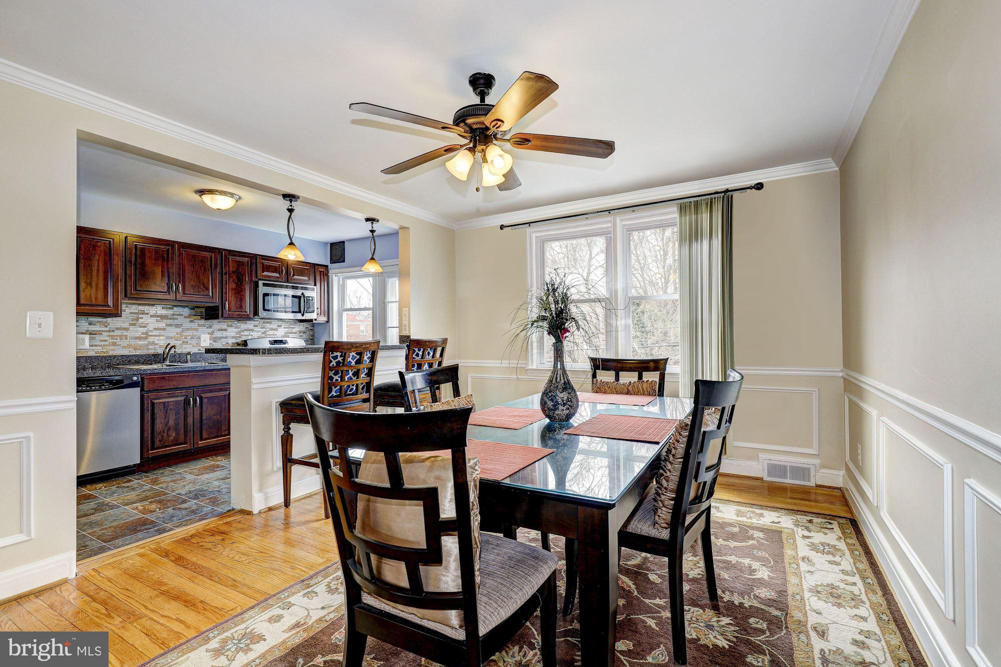 822 Cooks Lane Baltimore, MD 21229 - Photo 8 of 32 Dining Room