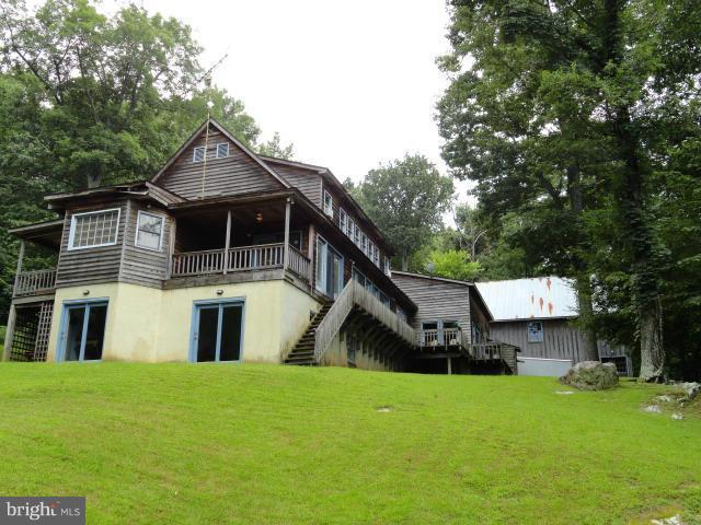 238 Forest Ridge Lane Bluemont, VA 20135 - Photo 2 of 29 Exterior (Rear)