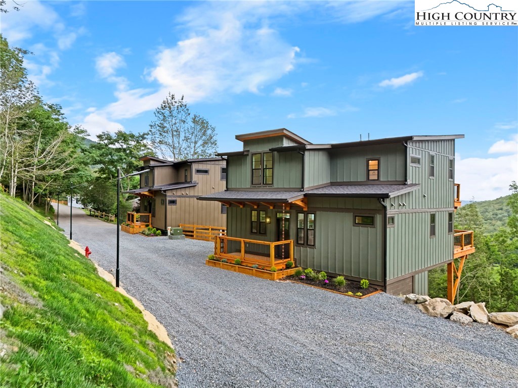 419 Snow Cloud Drive Banner Elk, NC 28604 - Photo 3 of 34