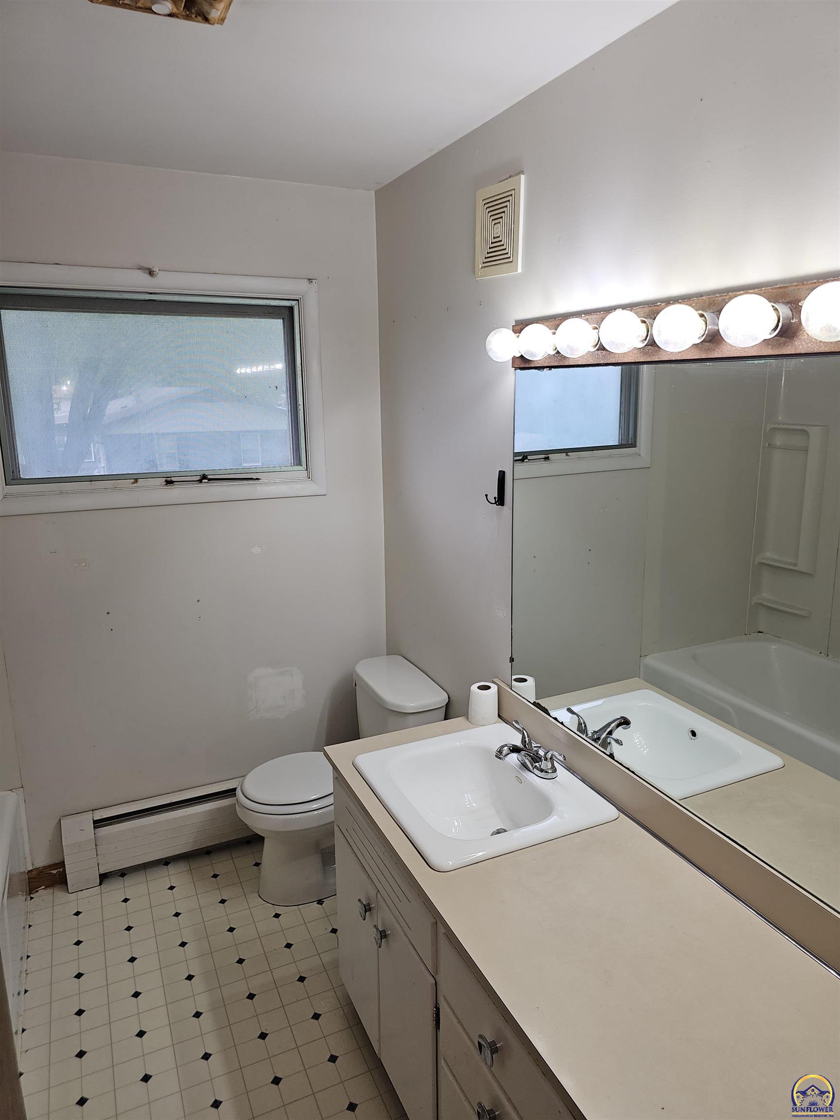 3205 Northwest Rochester Road Topeka, KS 66617 - Photo 15 of 52