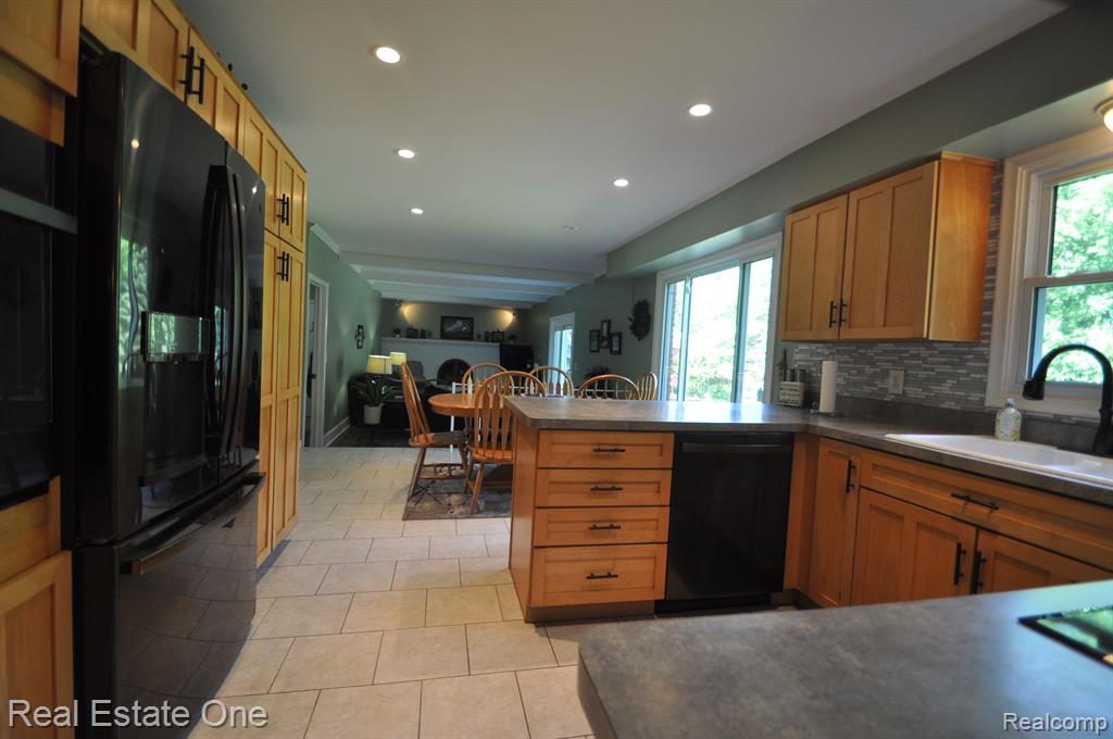 874 Bridgestone Drive Rochester Hills, MI 48309 - Photo 13 of 45