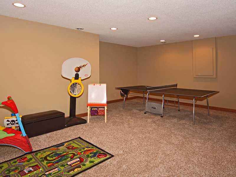 4897 Beechwood Road Avon, IN 46123 - Photo 9 of 24 Gallery Image 9