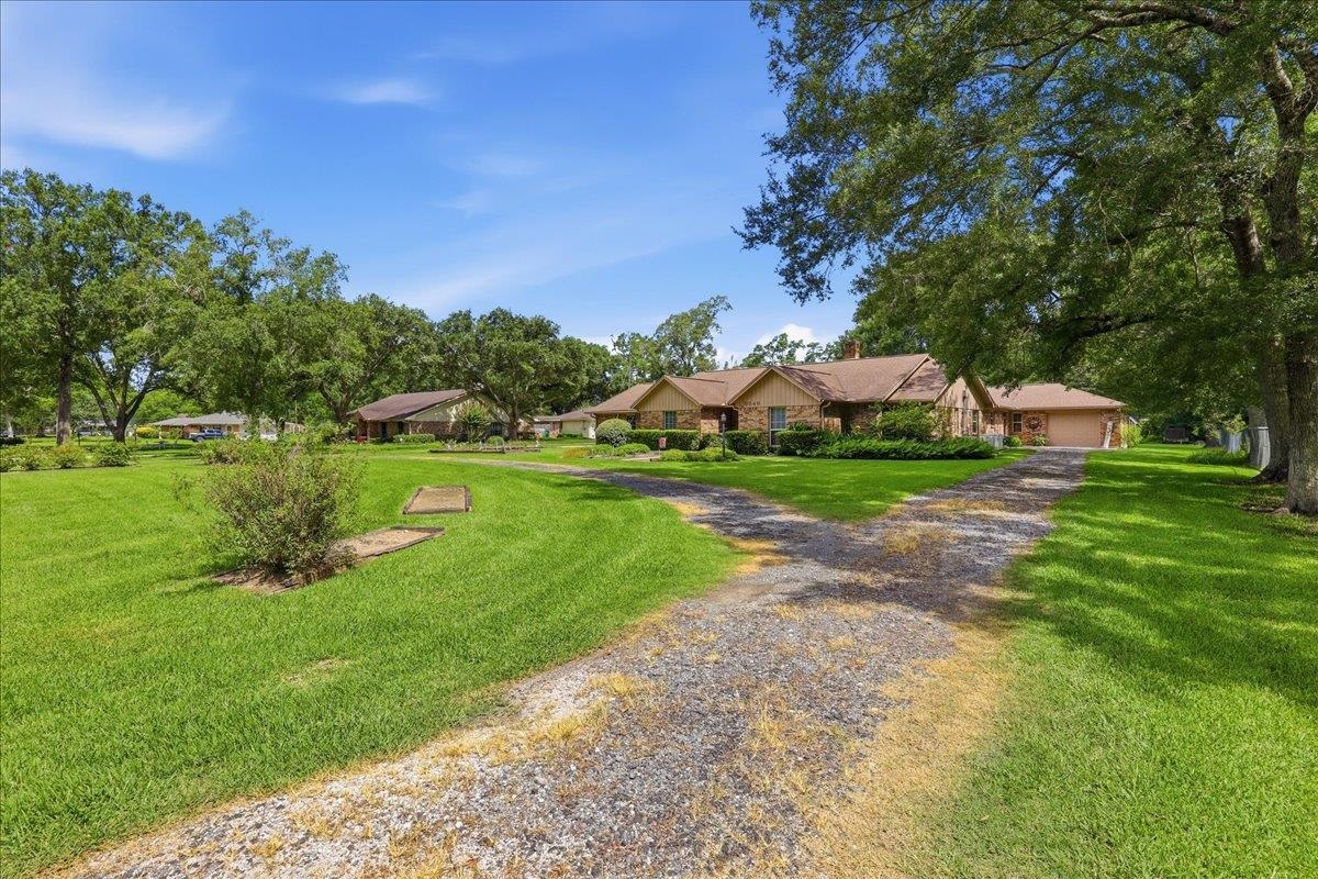 5240 Avie Lane Beaumont, TX 77708 - Photo 5 of 49