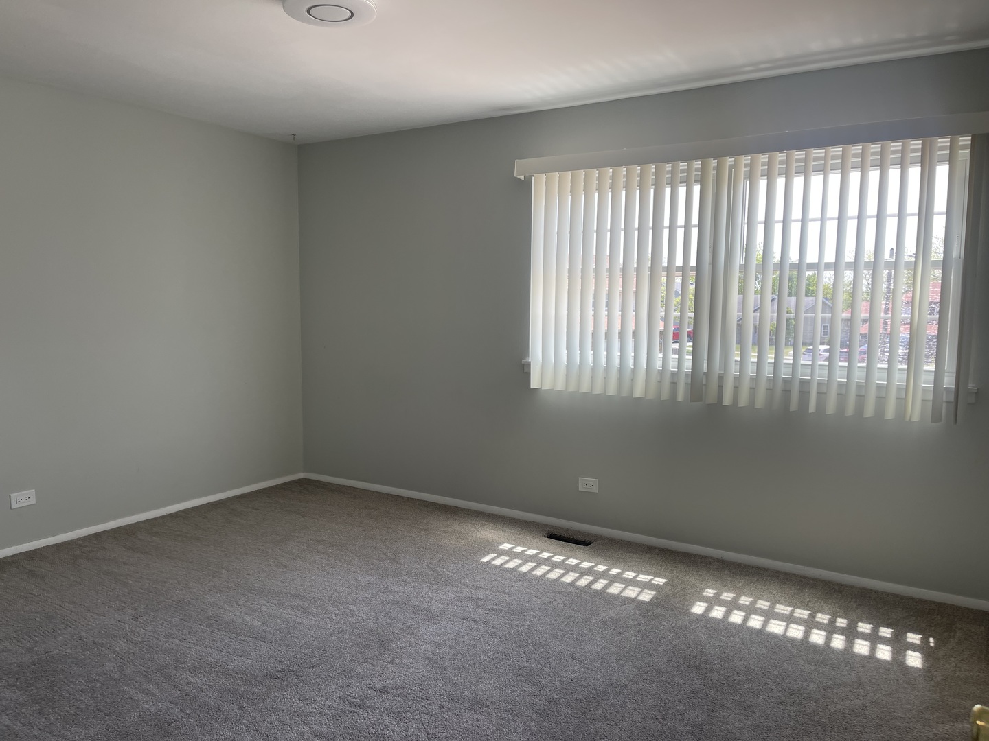 1964 Crescent Lane Hoffman Estates, IL 60169 - Photo 11 of 11 a view of an empty room with a window