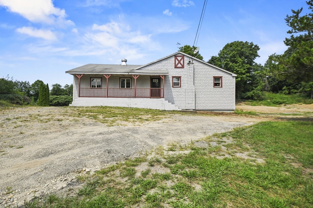 9 Princeton Road Sterling, MA 01564 - Photo 3 of 25 Gallery Image 3