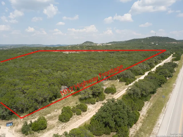 $590,000 | 14619 State Highway 16 South, Pipe Creek, TX 78063
