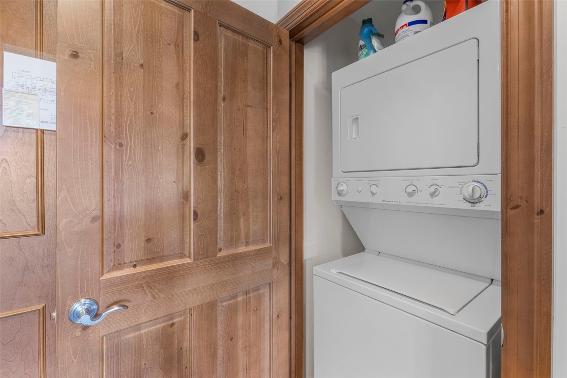 34 Highfield Trail, Unit 209 Breckenridge, CO 80424 - Photo 15 of 24 a utility room with dryer and washer