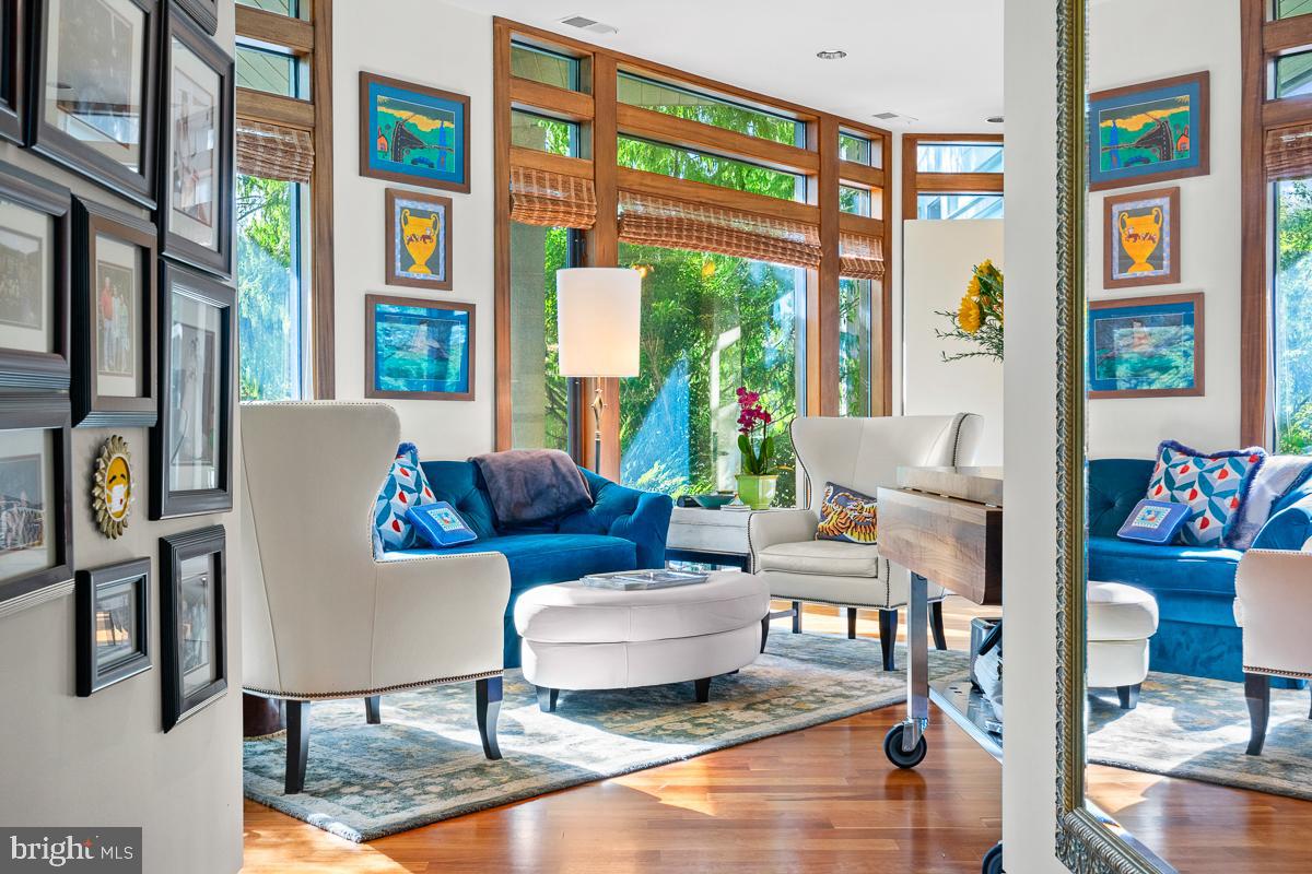 27772 Sharp Road Easton, MD 21601 - Photo 18 of 85 a living room with furniture and a large window