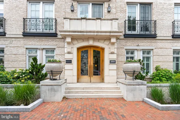 $525,000 | 300 8th Street Northeast, Unit 209, Washington, DC 20002