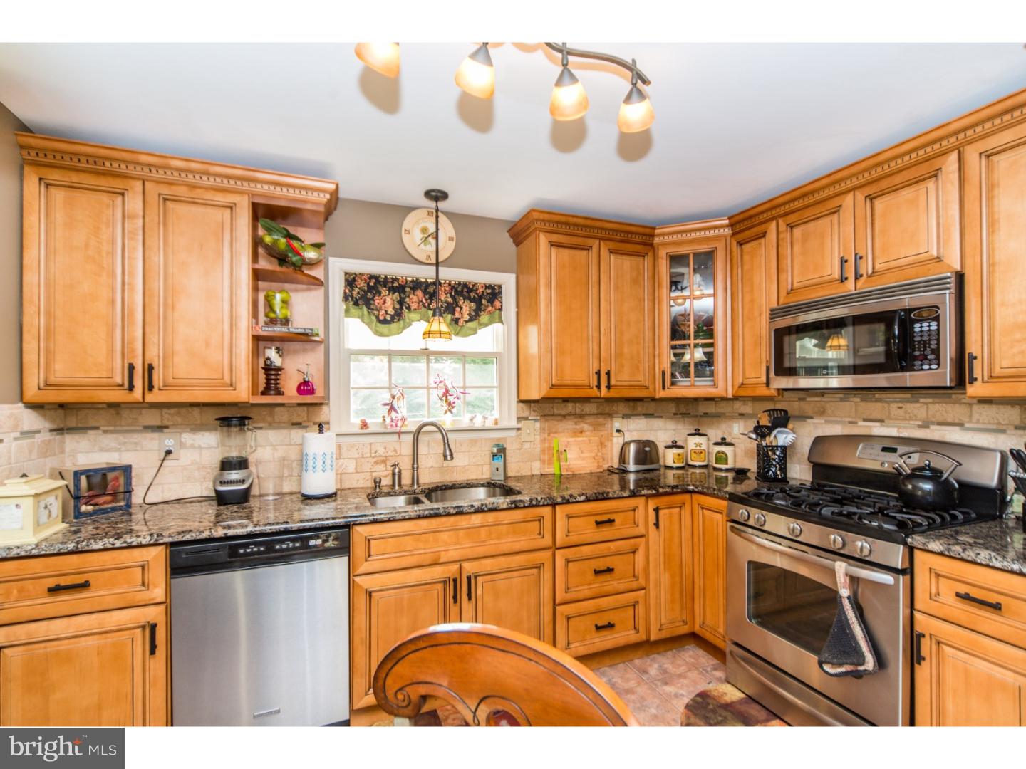 25 South Manor Road Broomall, PA 19008 - Photo 15 of 25 Gallery Image 15