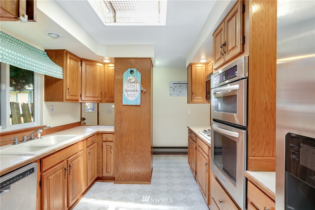 11311 162nd Avenue Southeast Renton, WA 98059 - Photo 7 of 24 Gallery Image 7
