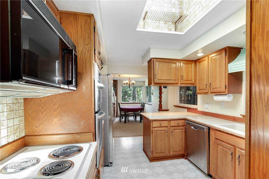 11311 162nd Avenue Southeast Renton, WA 98059 - Photo 8 of 24 Gallery Image 8
