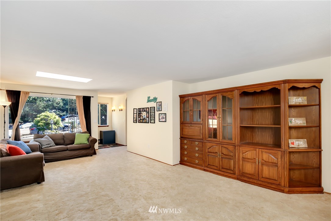 11311 162nd Avenue Southeast Renton, WA 98059 - Photo 10 of 24 Gallery Image 10