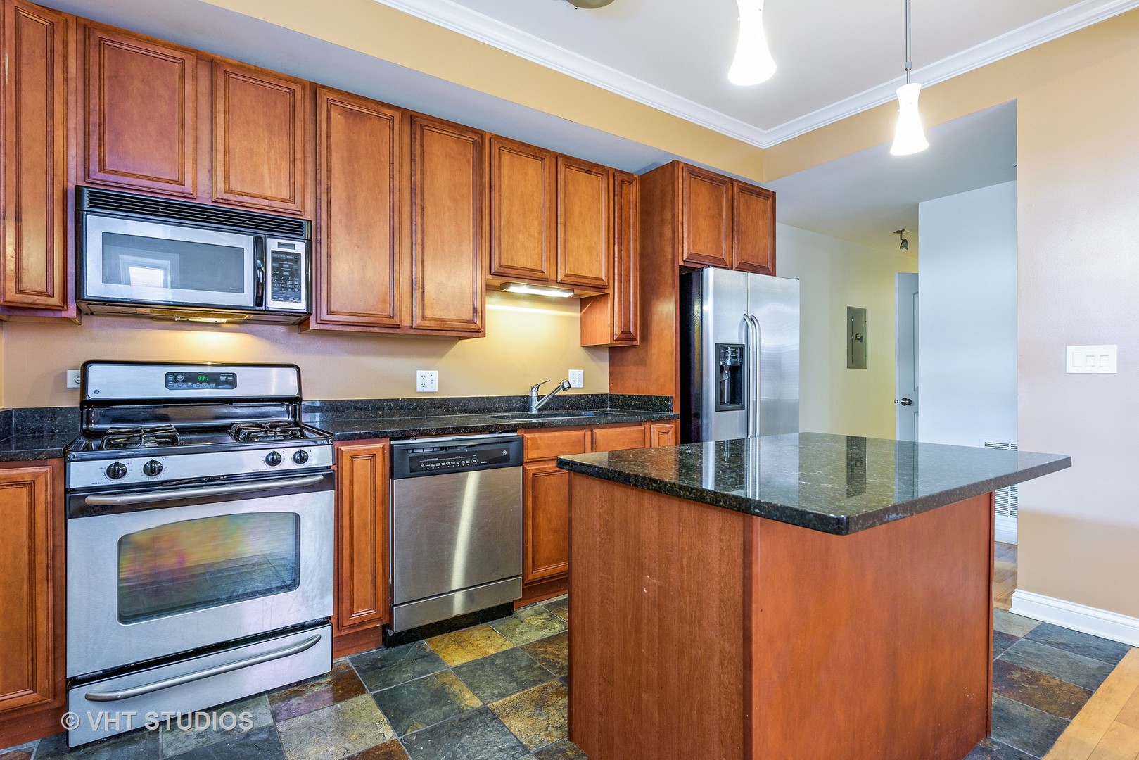 4434 North Sheridan Road, Unit 2S Chicago, IL 60640 - Photo 3 of 10