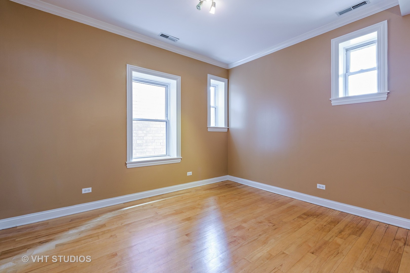 4434 North Sheridan Road, Unit 2S Chicago, IL 60640 - Photo 4 of 10