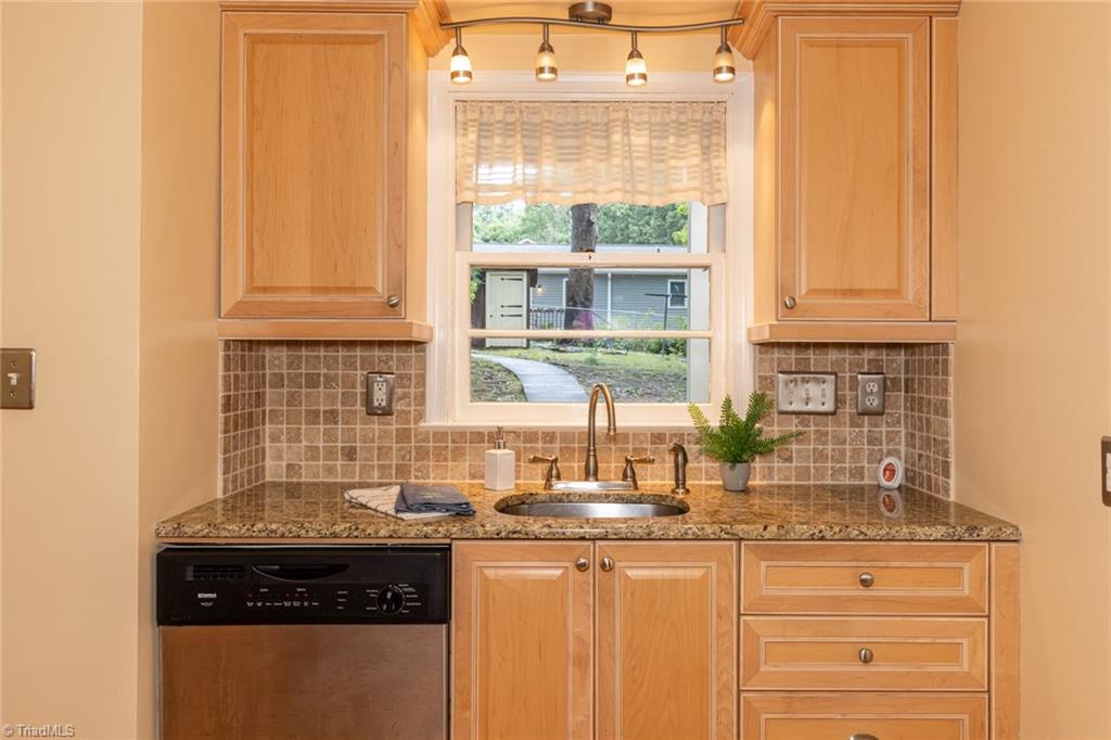 810 West Ray Avenue High Point, NC 27262 - Photo 17 of 48