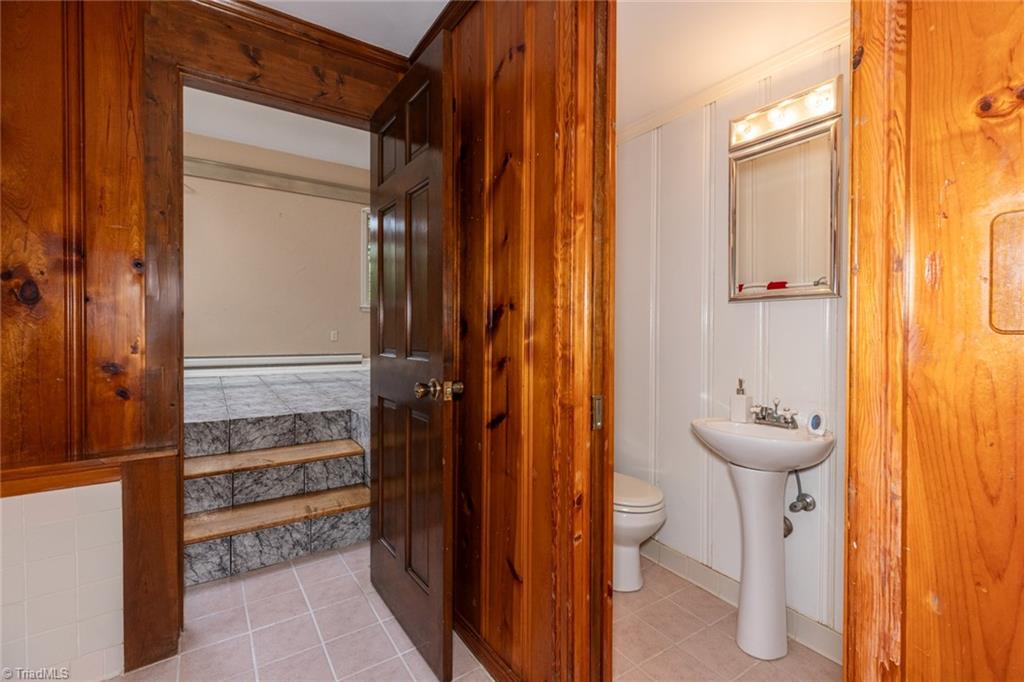 810 West Ray Avenue High Point, NC 27262 - Photo 26 of 48