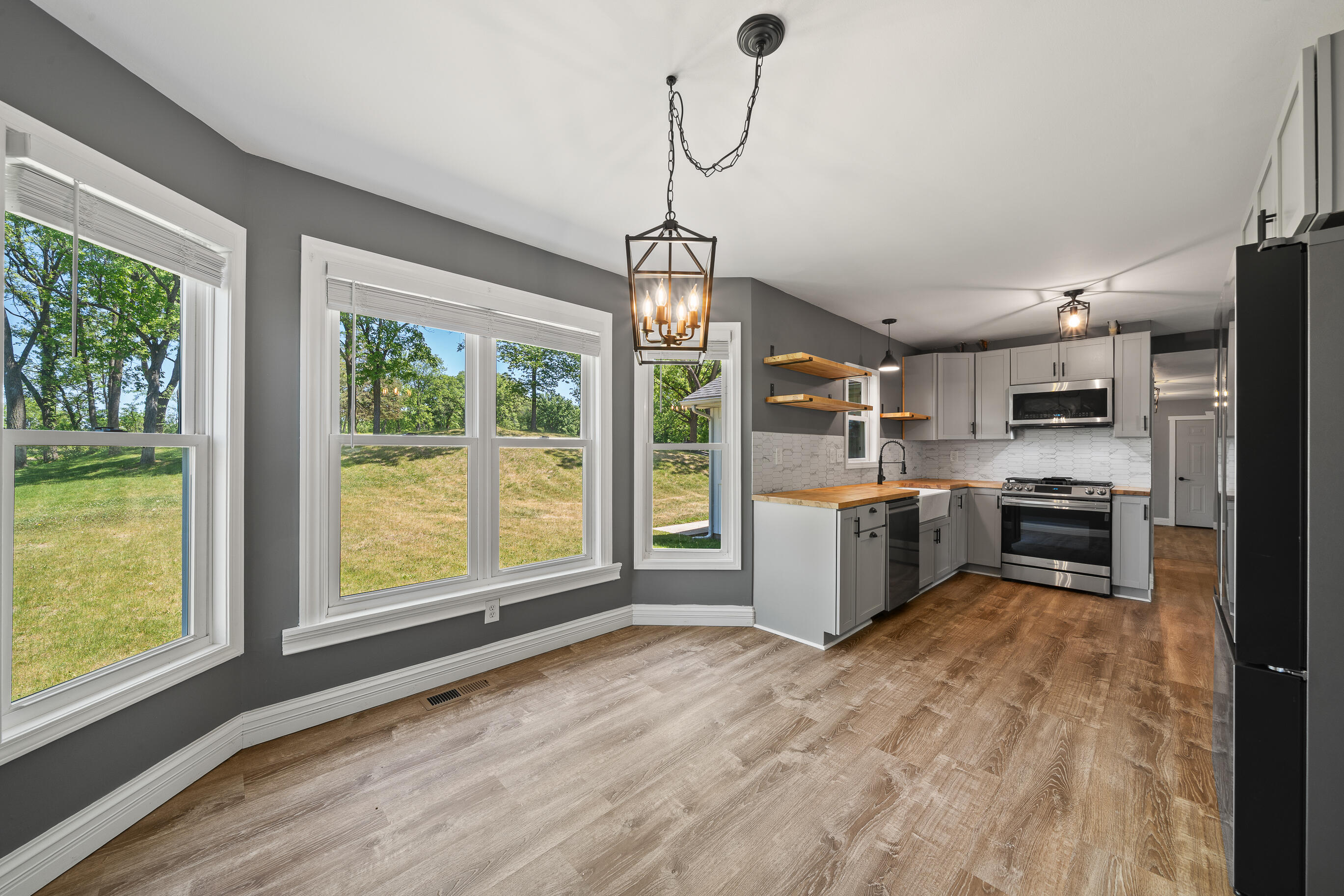 125 Potawatomi Road Williams Bay, WI 53191 - Photo 5 of 25 Breakfast Nook