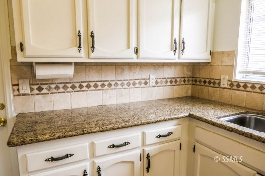 915 West Sullivan Avenue Ridgecrest, CA 93555 - Photo 15 of 42