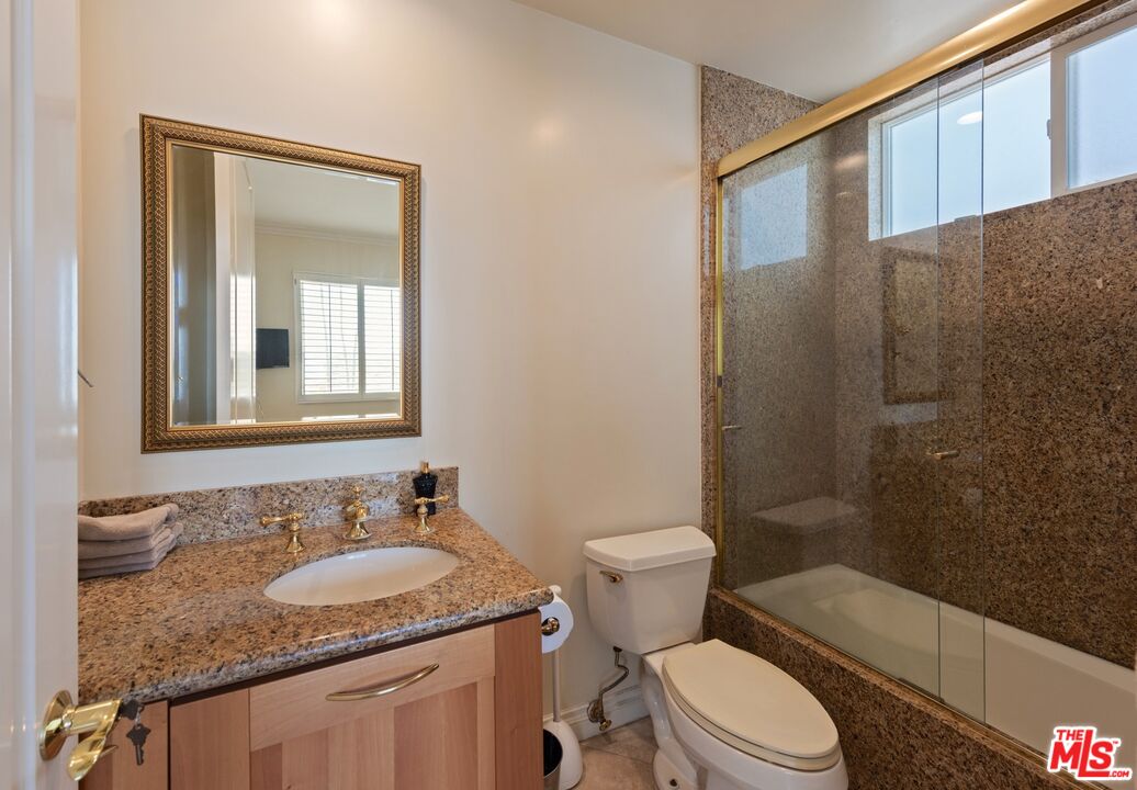 130 Channel Pointe Mall Marina del Rey, CA 90292 - Photo 23 of 35