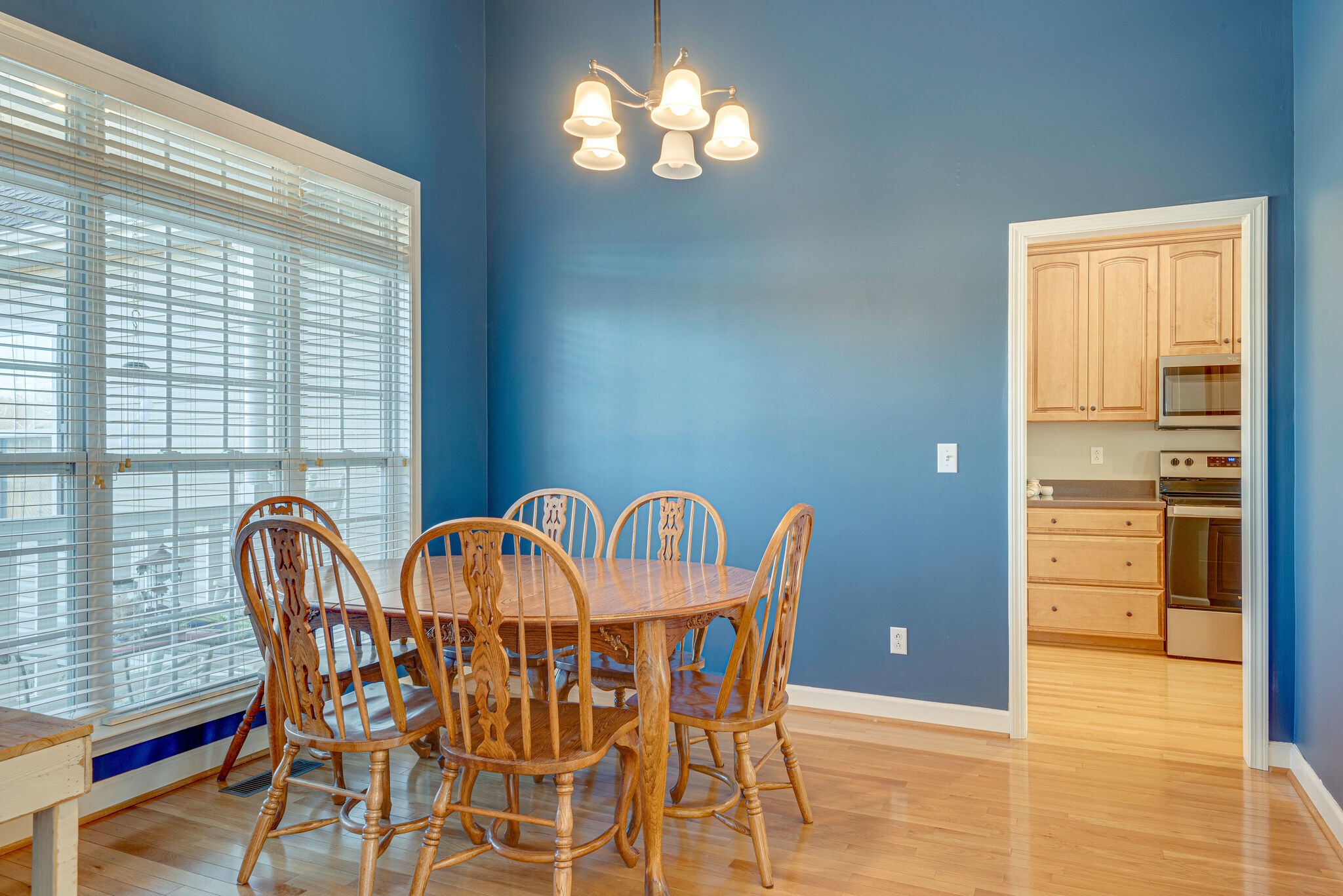 1686 Porter Road Bon Aqua, TN 37025 - Photo 5 of 28 a dining room with furniture and window