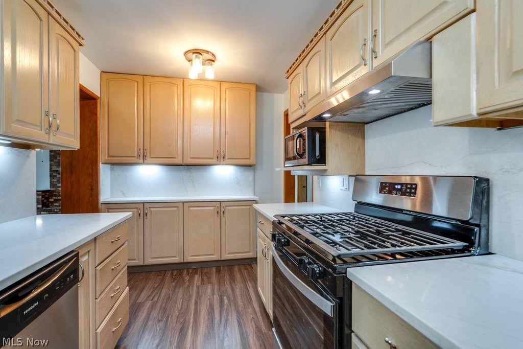 2031 West Pleasant Valley Road Parma, OH 44134 - Photo 4 of 26