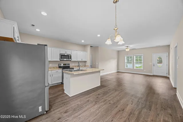 $289,900 | 139 Queens Haven Road, Hubert, NC 28539