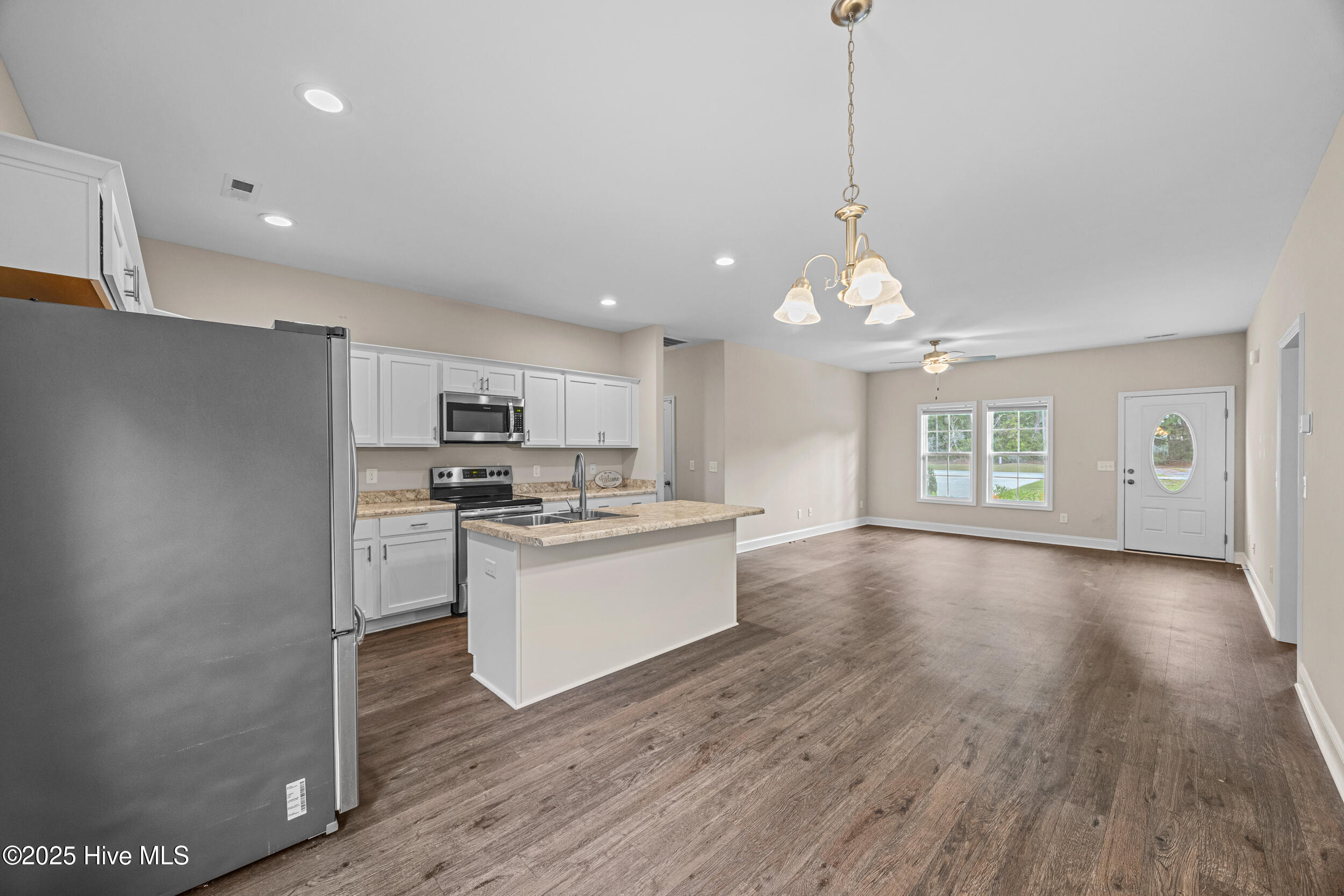 139 Queens Haven Road Hubert, NC 28539 - Photo 12 of 42 14_dining area