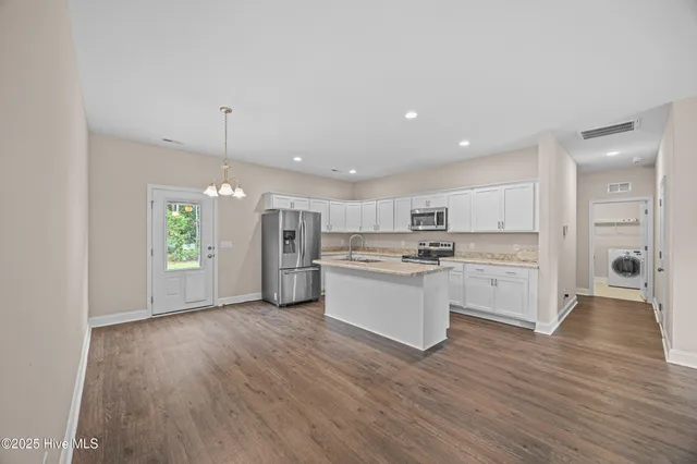 $289,900 | 139 Queens Haven Road, Hubert, NC 28539