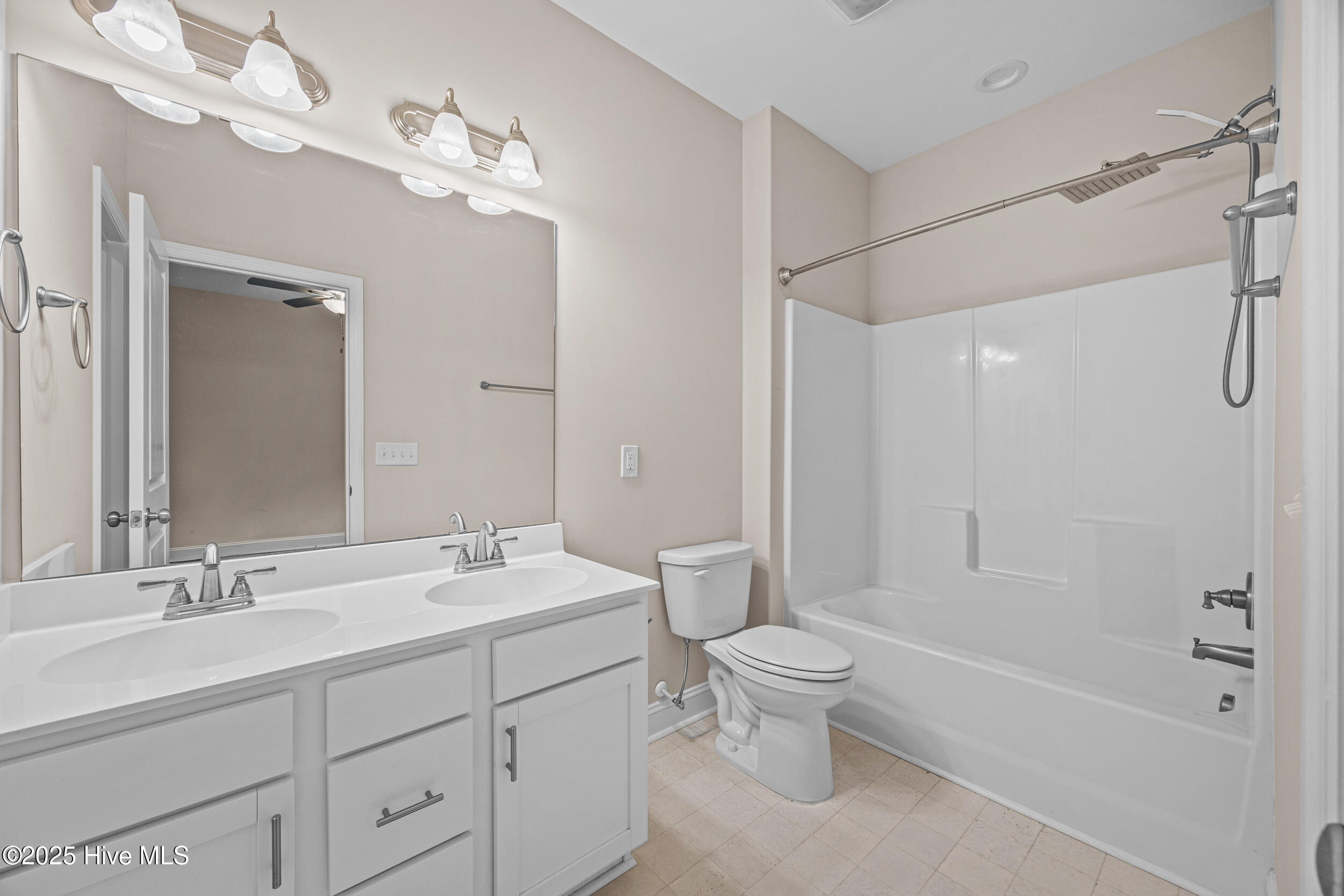 139 Queens Haven Road Hubert, NC 28539 - Photo 27 of 42 27_bathroom