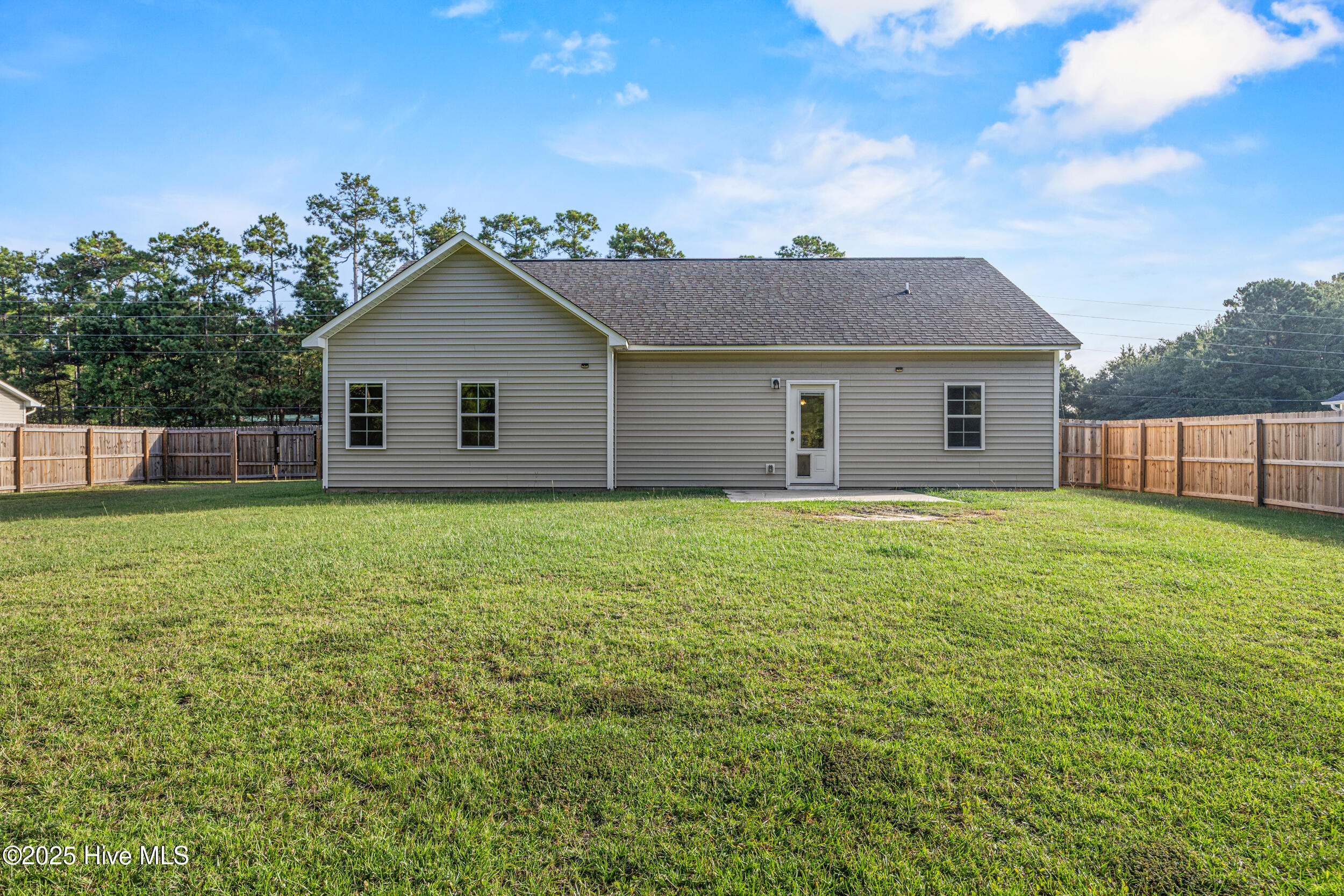 139 Queens Haven Road Hubert, NC 28539 - Photo 29 of 42 29_back exterior
