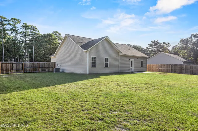 $289,900 | 139 Queens Haven Road, Hubert, NC 28539