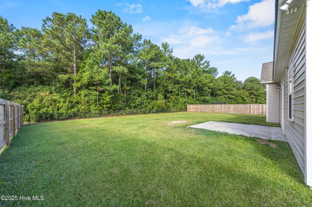 $289,900 | 139 Queens Haven Road, Hubert, NC 28539