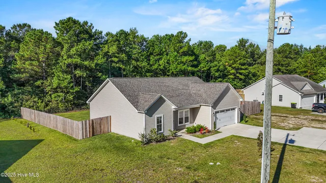$289,900 | 139 Queens Haven Road, Hubert, NC 28539