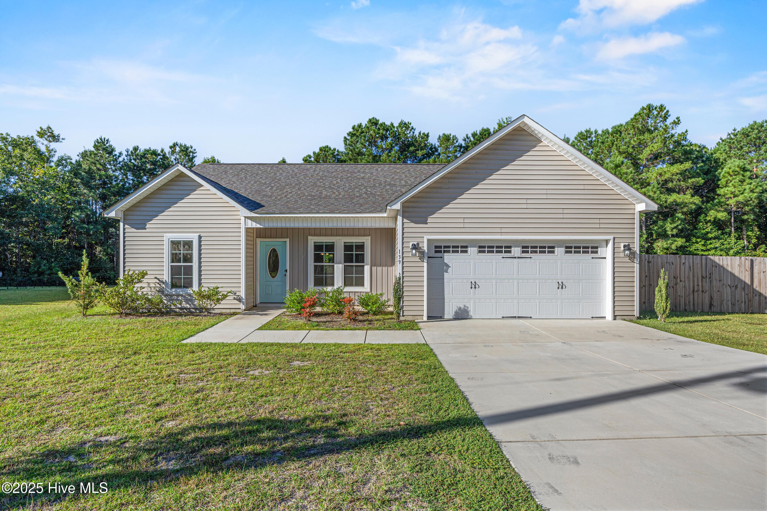 139 Queens Haven Road Hubert, NC 28539 - Photo 41 of 42 3_front exterior