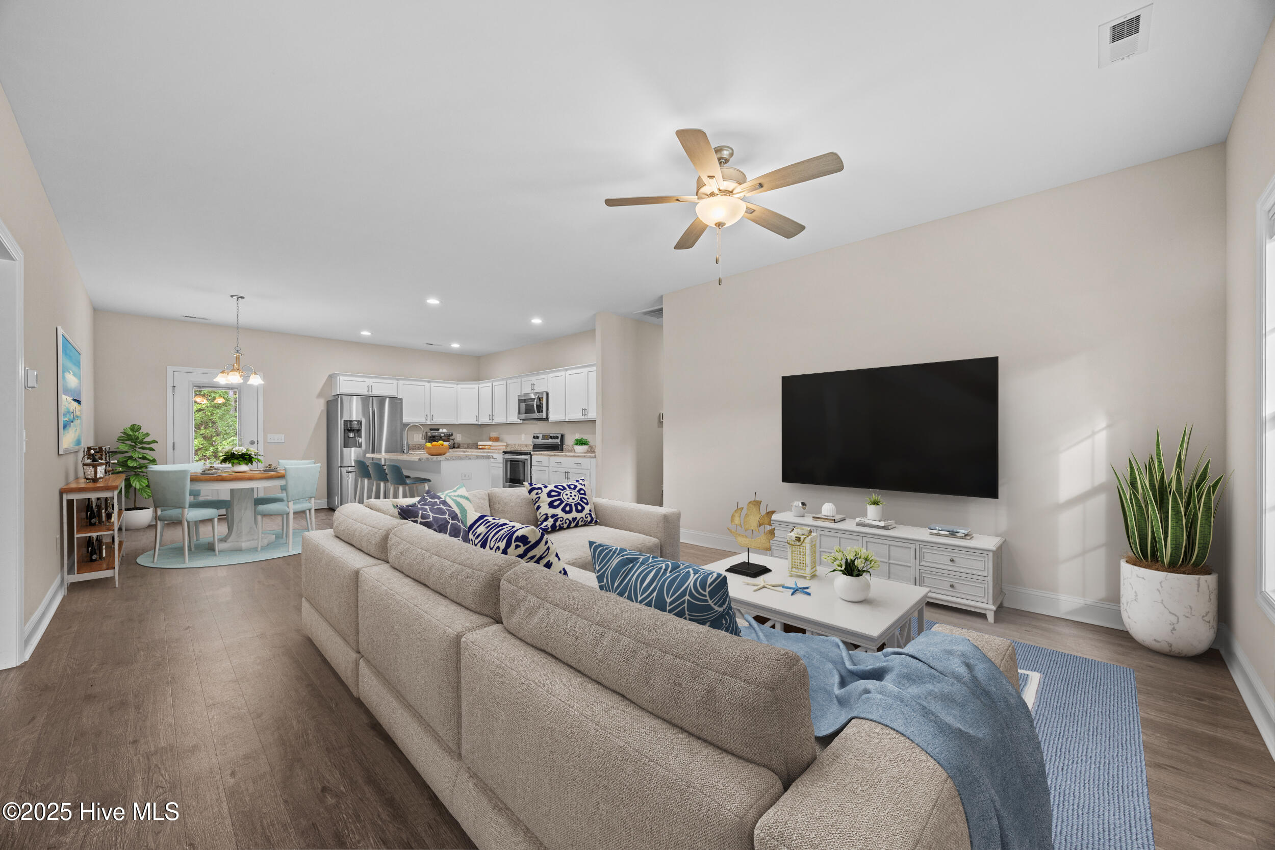 139 Queens Haven Road Hubert, NC 28539 - Photo 5 of 42 Living Room (1)