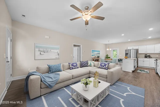 $289,900 | 139 Queens Haven Road, Hubert, NC 28539