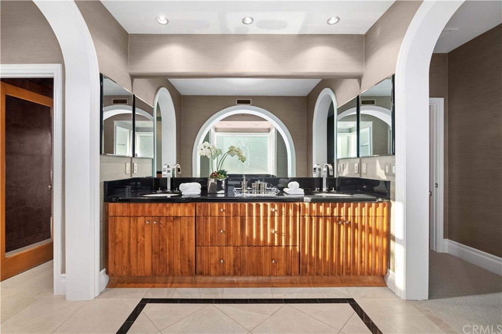 36 Palazzo Newport Beach, CA 92660 - Photo 15 of 19