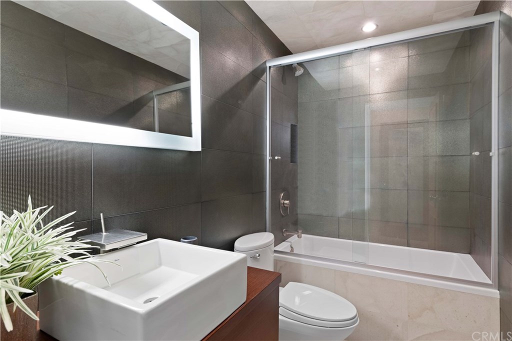 36 Palazzo Newport Beach, CA 92660 - Photo 18 of 19