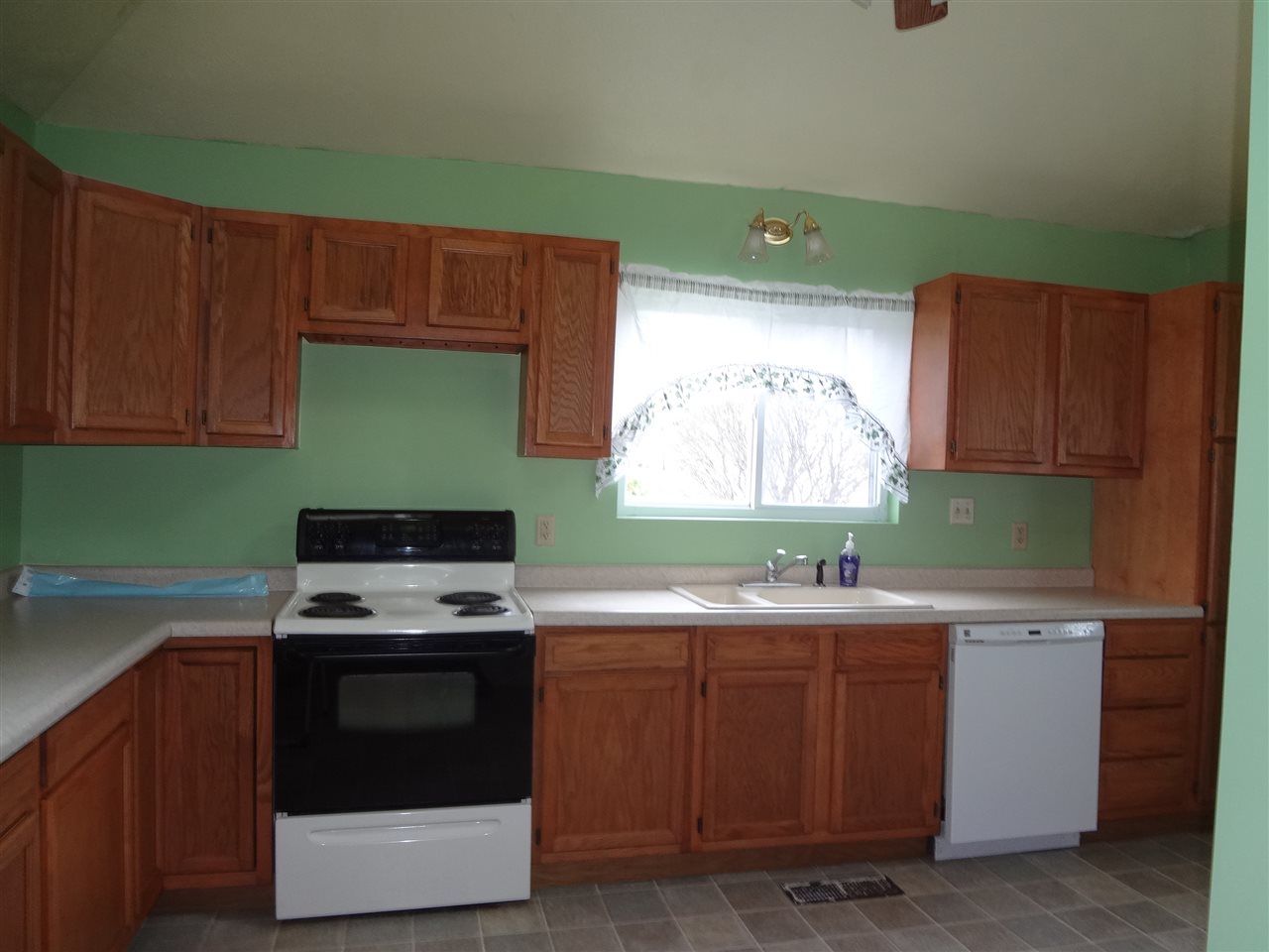 607 Clayton Street Rochester, IN 46975 - Photo 2 of 12 Gallery Image 2