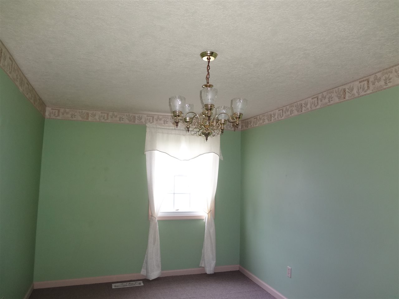 607 Clayton Street Rochester, IN 46975 - Photo 3 of 12 Gallery Image 3