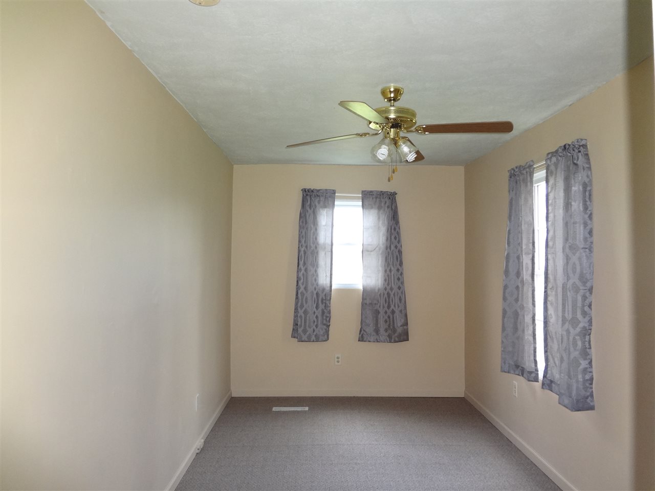 607 Clayton Street Rochester, IN 46975 - Photo 6 of 12 Gallery Image 6
