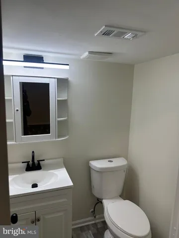 $2,500 | 5363 King Arthur Circle, Baltimore, MD 21237